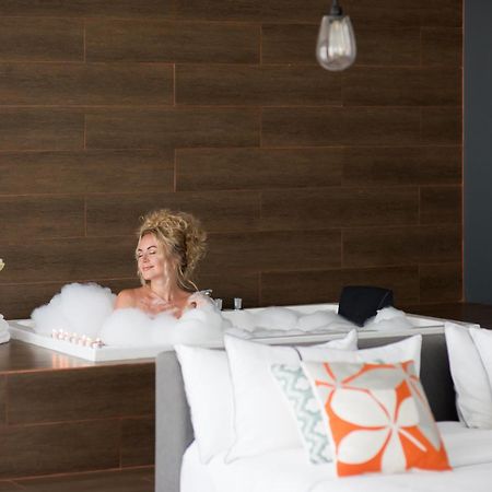 White Boutique Hotel&Residences Sihanoukville Exterior foto