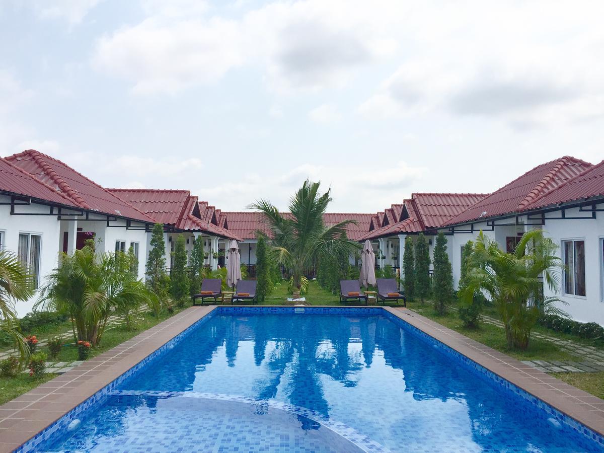 White Boutique Hotel&Residences Sihanoukville Exterior foto